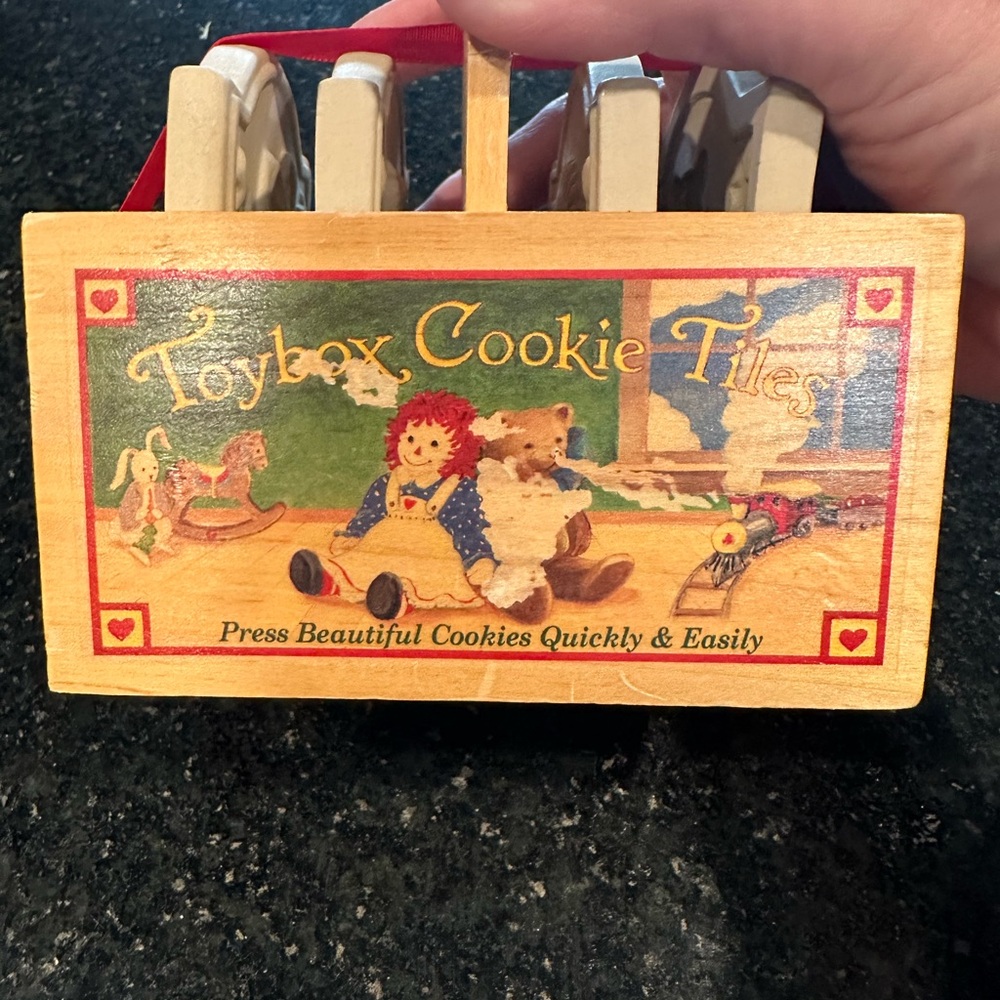 VINTAGE 1999 HILL DESIGNS BROWN BAG TOYBOX COOKIE STAMPING TILES ORIGINAL BOX.